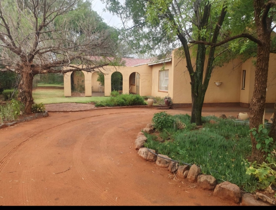 4 Bedroom Property for Sale in Bloemdal Free State